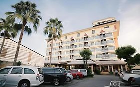 เรือนแพ รอยัล พาร์ค โฮเทล